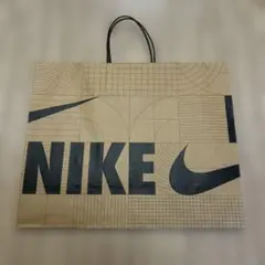 NIKE ショップ袋 ショッパー 紙袋のサムネイル