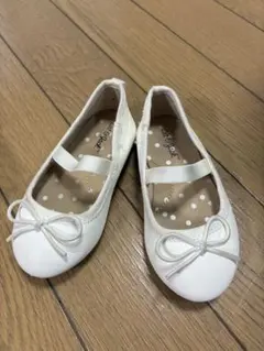 Cat & Jack ホワイト バレエ風シューズ サイズ5
