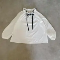 美品 ユナイテッドアローズ フリルブラウス スタンドカラー リボン 白