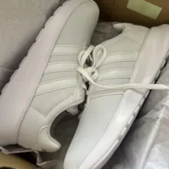 adidas スニーカー GW7955 ホワイトのサムネイル