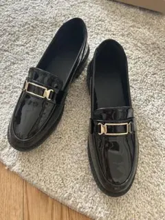 レディース エナメル調 ローファー ブラック ゴールド金具37のサムネイル