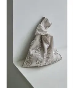 niana 刺繍レースワンハンドルバッグ