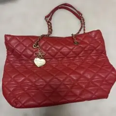赤いレザーショルダーバッグ キルティングデザイン