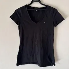 トミーヒルフィガー Vネック Tシャツ ブラック S 半袖 ワンポイント