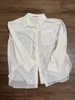 アプワイザーリッシェ Apuweiser-riche バックスリットシアーシャツのサムネイル