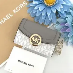 【新品】MICHAEL KORS ホワイト シグネチャー  レザー キーケース