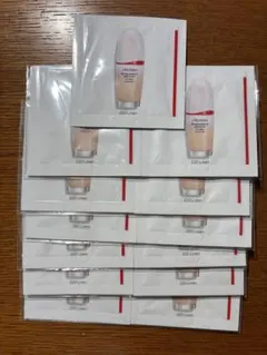 エッセンス　スキングロウ　ファンデーション13包