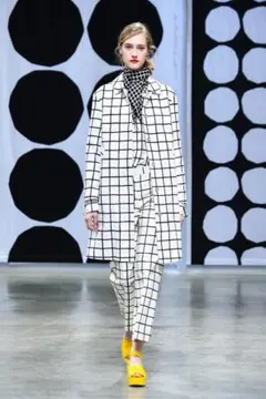 2025年最新】marimekko ロングコートの人気アイテム - メルカリ