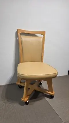 ウレタンキャスター付きベージュダイニングチェア Bonds 東京インテリア