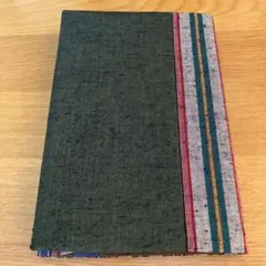 ハンドメイドのブックカバー(緑)