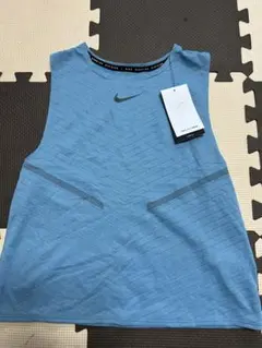 【新品】ナイキ　ドライフィット　ノースリーブ　Sサイズ