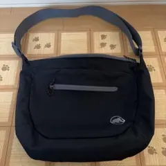 マムート MAMMUT ショルダーバッグ ラウンド 8Lのサムネイル