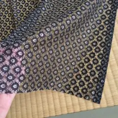 はぎれ布　最大径約72×124cm（中央約58cm）
