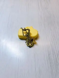 サックス型キーホルダー ゴールド