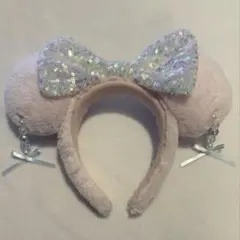 【ミニーちゃん　カチューシャ】　ディズニー　ピンク ファー　スパンコール　ビーズ