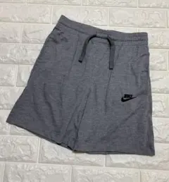美品　NIKE キッズ　ハーフパンツ グレー　10-12歳