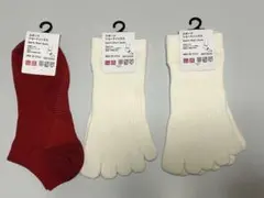 ユニクロ スポーツソックス 3足セット 白2足＋赤1足 指付き 新品