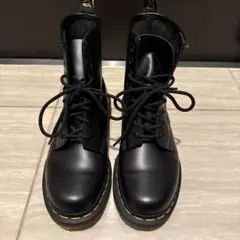 Dr. Martens ブラック 8ホールブーツのサムネイル