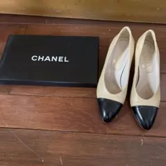 CHANEL ベージュ ブラック パンプスのサムネイル