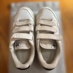 adidas アディダス　キッズ　スニーカー　21.5cm