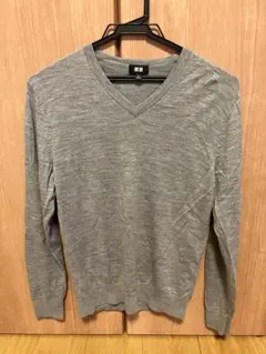 UNIQLO グレー Vネック ニット S