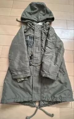 カーキ色フード付きジャケット 120サイズ