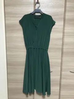 ダークグリーン ノースリーブ ワンピース