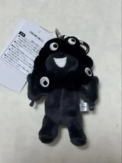 【新品タグ付き】黒ブラックミャクミャク カラビナ付き （立ちバージョン）