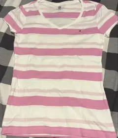 Tommy Hilfiger ピンクストライプ Tシャツ
