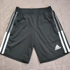 adidas　アディダス　150　ハーフパンツ