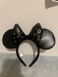 スタッズ付きブラックカチューシャ