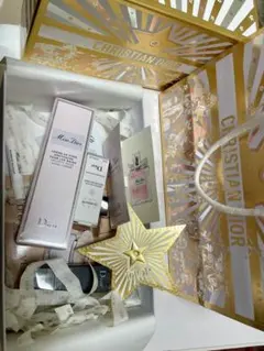 Dior ハンドクリーム　新品未使用品　クリスマス　美品　ディオール限定品