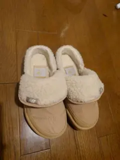 New Balance ベージュ スリッポン　日本未発売