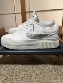 NIKE WMNS COURT VISION ALTA LOW 厚底スニーカー