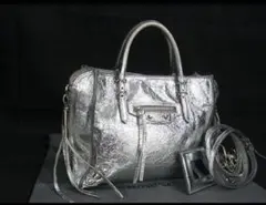 Balenciaga バレンシアガ　ペーパー　シルバーショルダーバッグのサムネイル