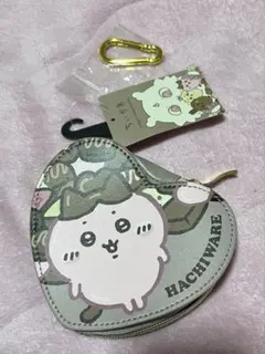 新品★ちいかわ　しまむら ダイカットポーチ ハチワレ　ハート型