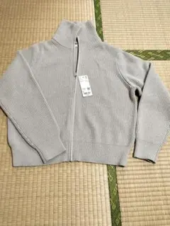 ユニクロ　フルジップ　カーディガン　ライトグレー　新品タグ付