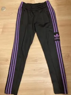 adidas 3本ライン ジャージパンツ 黒/紫　レディース　パープルジャージ