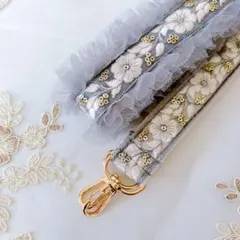 刺繍花柄フリル付きスマホショルダーストラップ