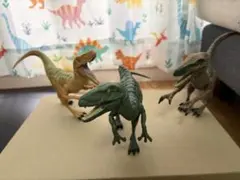 ジュラシックワールド ラプトルフィギュア 3体セット【バラ売り可！】