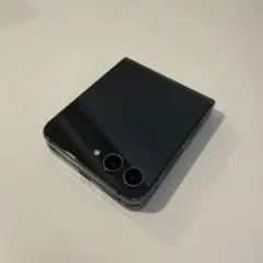 ジャンク/箱・付属品付】Galaxy Z Flip3 5G SC-54B - メルカリ