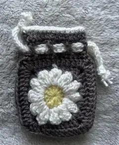 花モチーフのかぎ針編み巾着袋