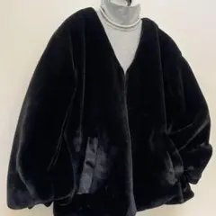 美品★ショート丈 フェイクファージャケット 黒 M ［OZOC］