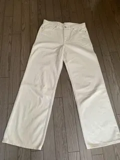 UNIQLO ホワイト ストレートデニム 25インチ