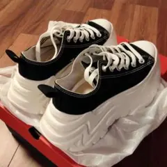 コンバース　厚底スニーカーのサムネイル