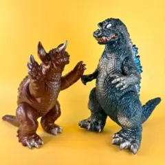 ぶたのはな アギラ2体(チビラくん、ウルトラファイト) ソフビ - メルカリ