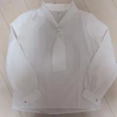 タイ付きホワイトシャツ　長袖