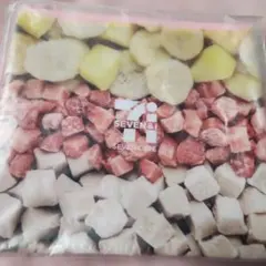 セブンイレブン　Happyくじ スムージーフラットポーチ