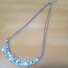 パールとビジューのネックレス