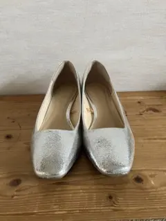 シルバー スクエアトゥ 低ヒールパンプス